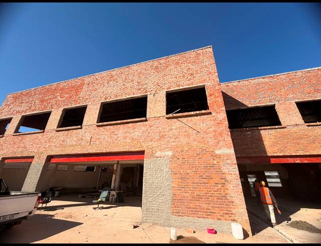 330M² WAREHOUSE TO LET IN EASTLEIGH
